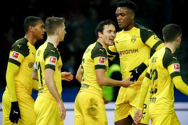 周琦15+9首钢胜深圳 郭艾伦40分广州不敌北控